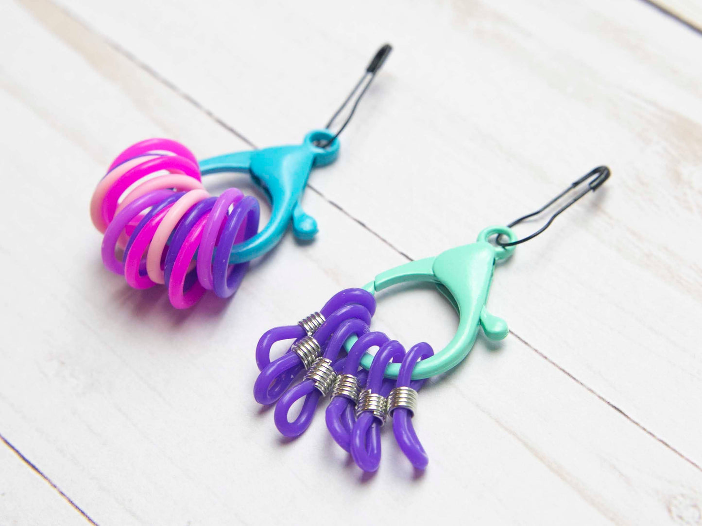 Lobster Claw | Knitting Notions Stitch Marker Holder