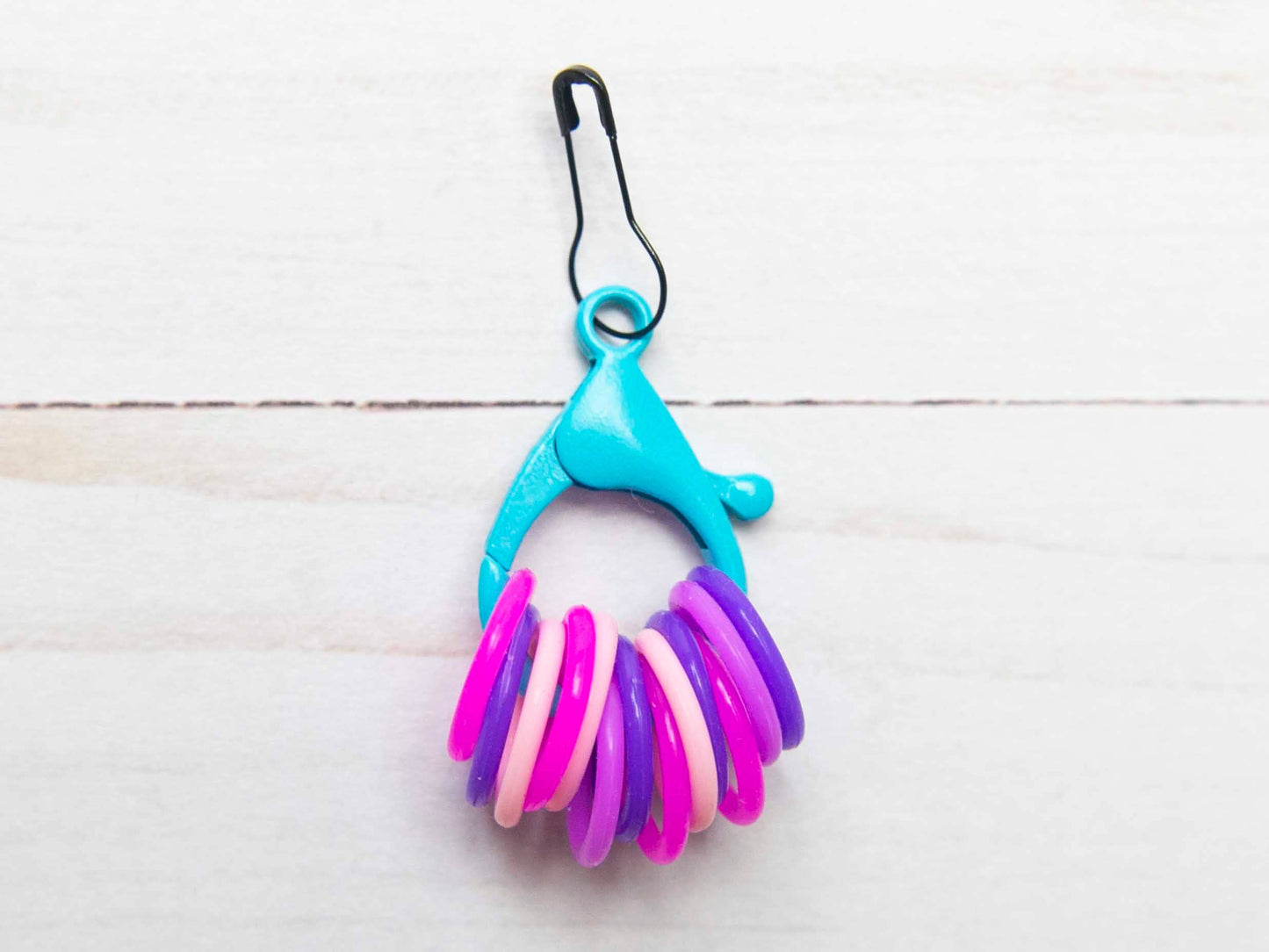 Lobster Claw | Knitting Notions Stitch Marker Holder