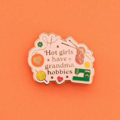 Sarah Hearts Hot Girls Magnetic Needle Minder