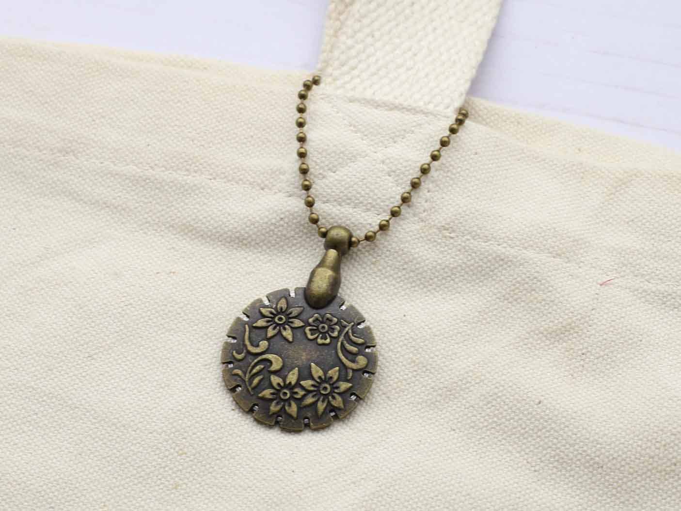 Fox & Pine Yarn Cutter Pendant